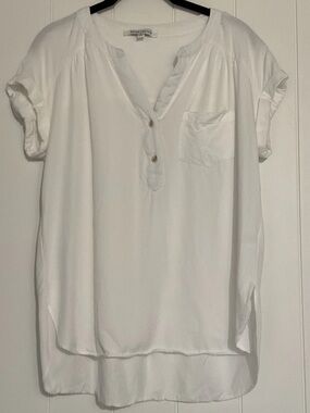 Rose & Olive Women’s White Short Sleeve Rayon Henley Shirt  with Pocket M